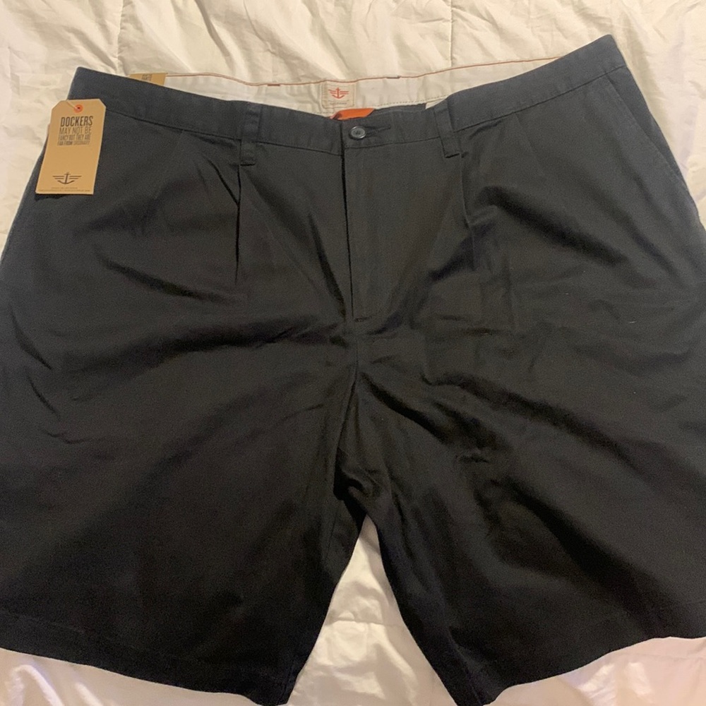 NWT Mens Dockers Pleated Perfect Short